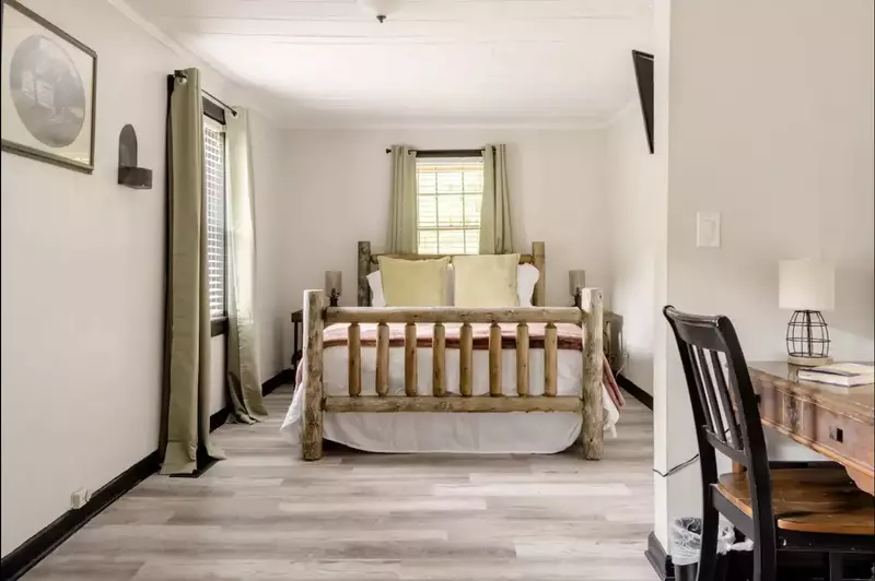 Queen Bedroom