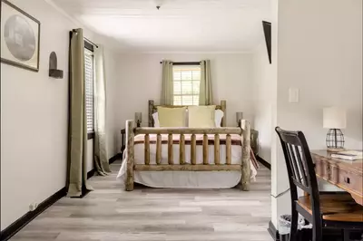 Queen Bedroom
