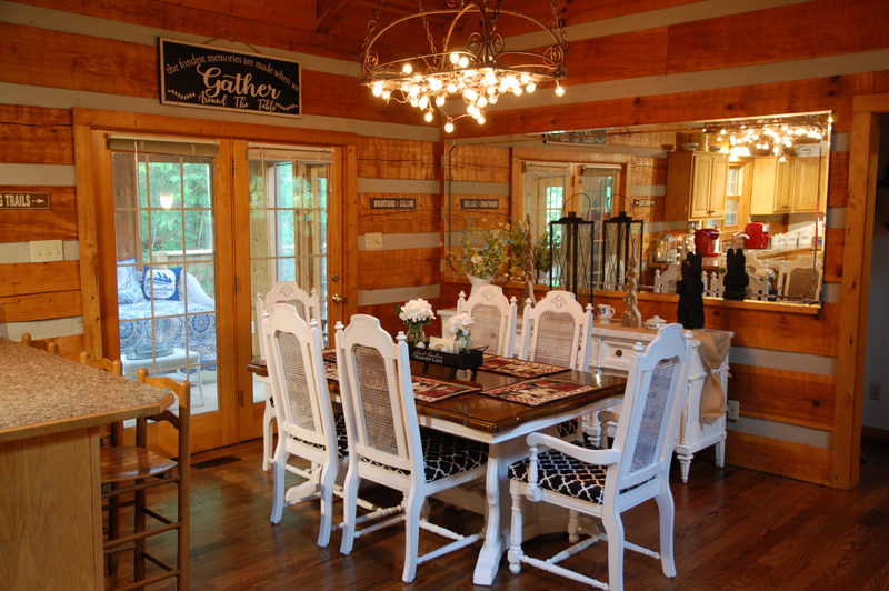 Dining for 6 (or 8 with table leaf)