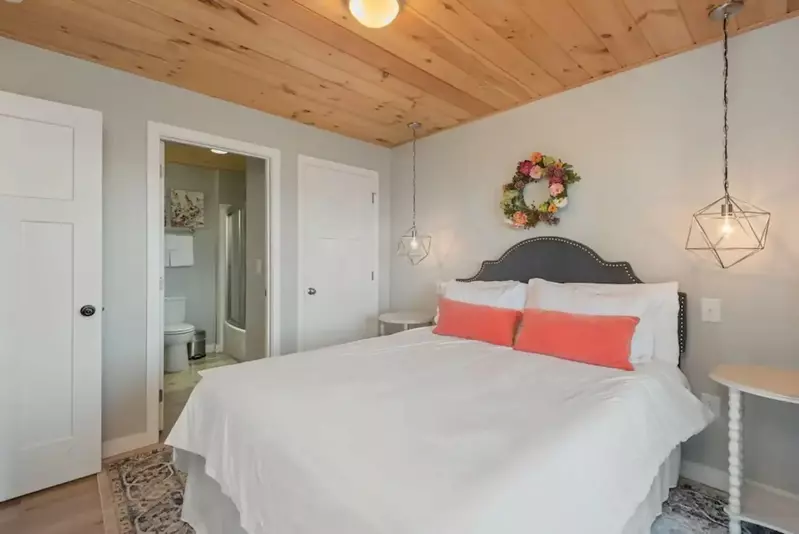 Modern Style + Best View in the Smokies w/ Hot Tub