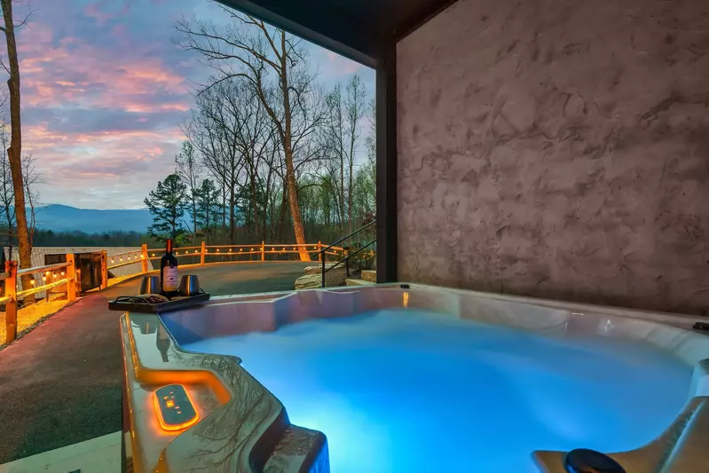 The hot tub seats 5 comfortably!