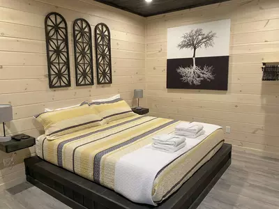 The 2nd King suite has a 55" TV and full ensuite bathroom!