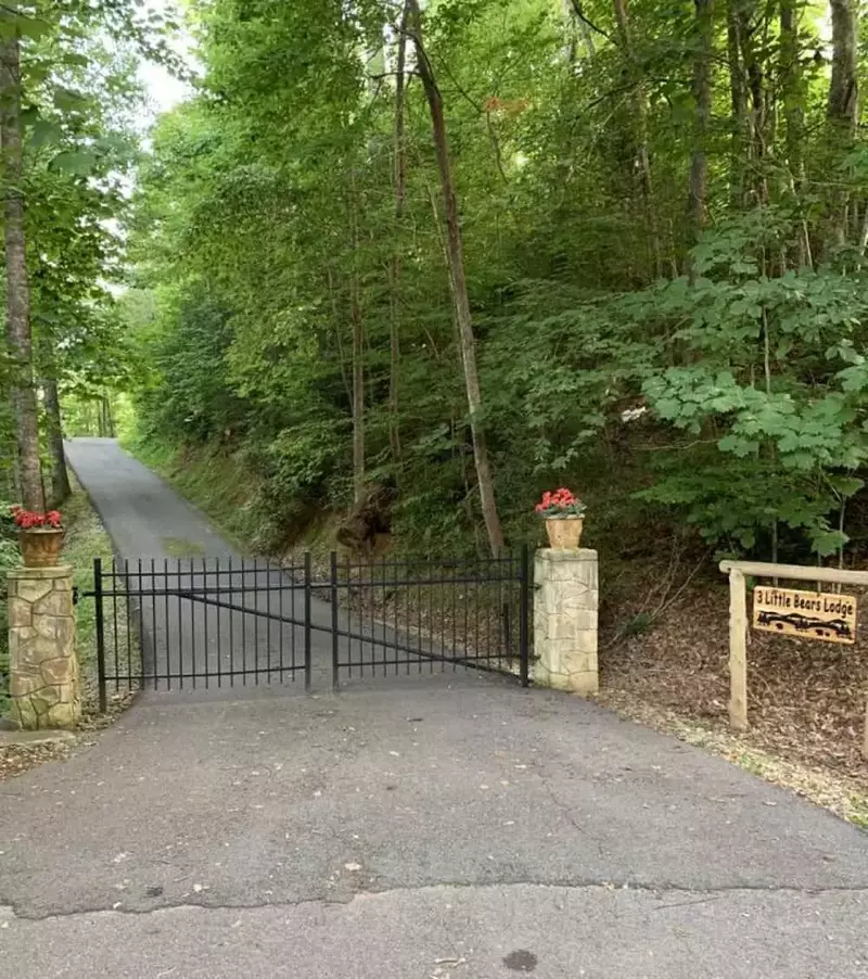 3 Little Bears Lodge