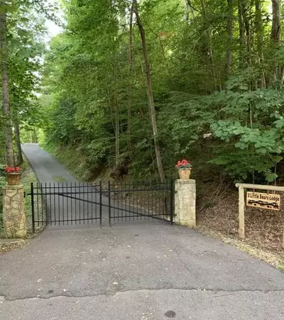 3 Little Bears Lodge
