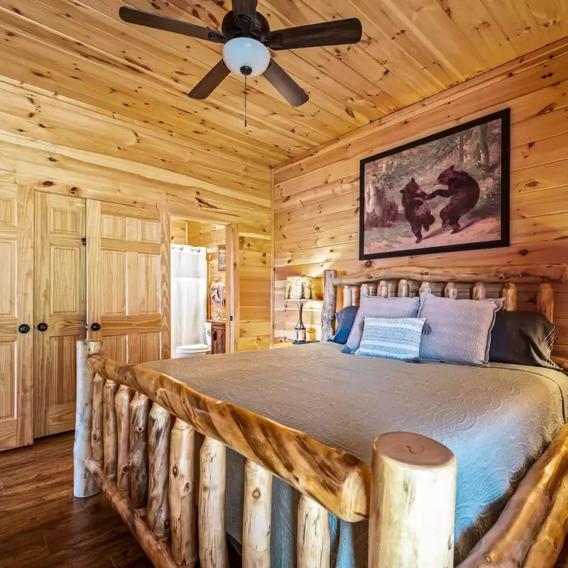 Lower Level bedroom with King Size Bed and Ensuite Bathroom