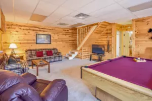 Secluded Large Cabin w/ Hot Tub, Near Gatlinburg/Pigeon Forge