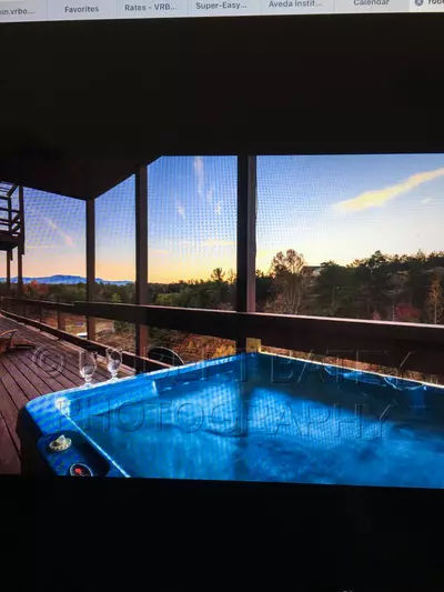 hot tub overlooking the cove and smokies`