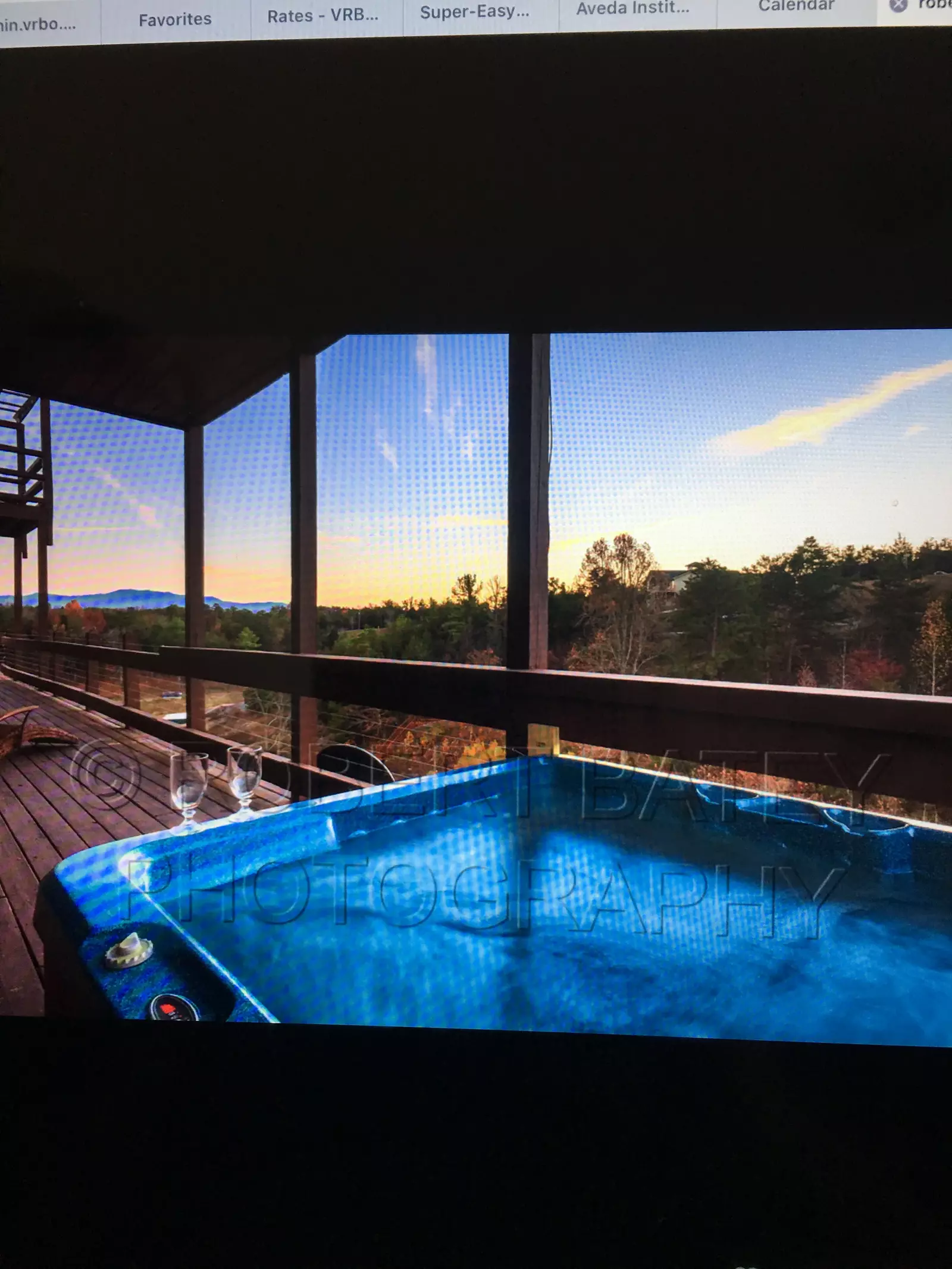 hot tub overlooking the cove and smokies`