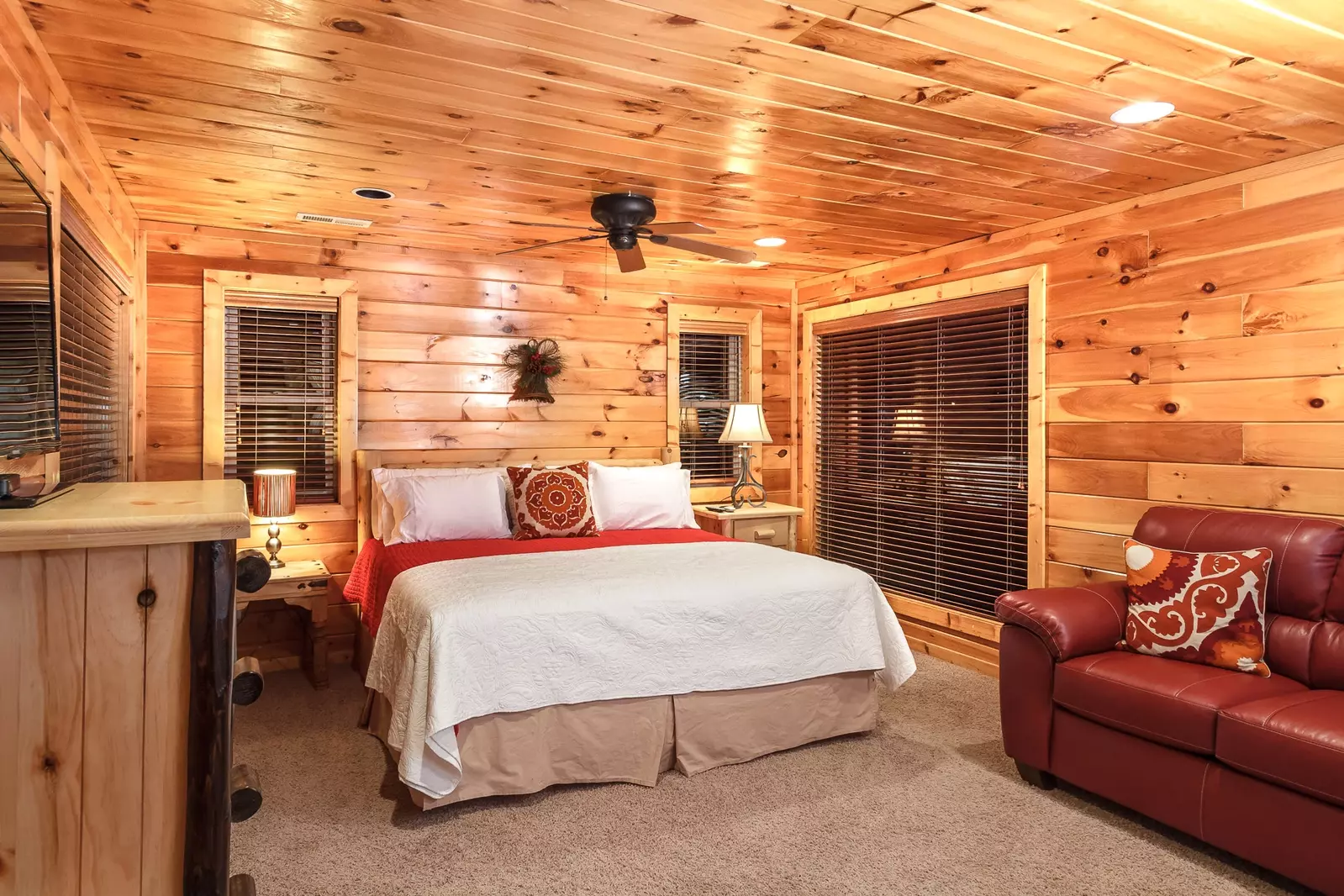 upstairs king bedroom