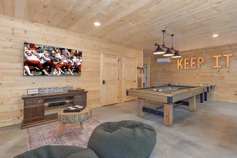 Whiskey Mountain Lodge
