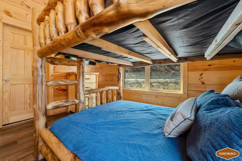 Heavenly Heights by Ghosal Luxury Lodging