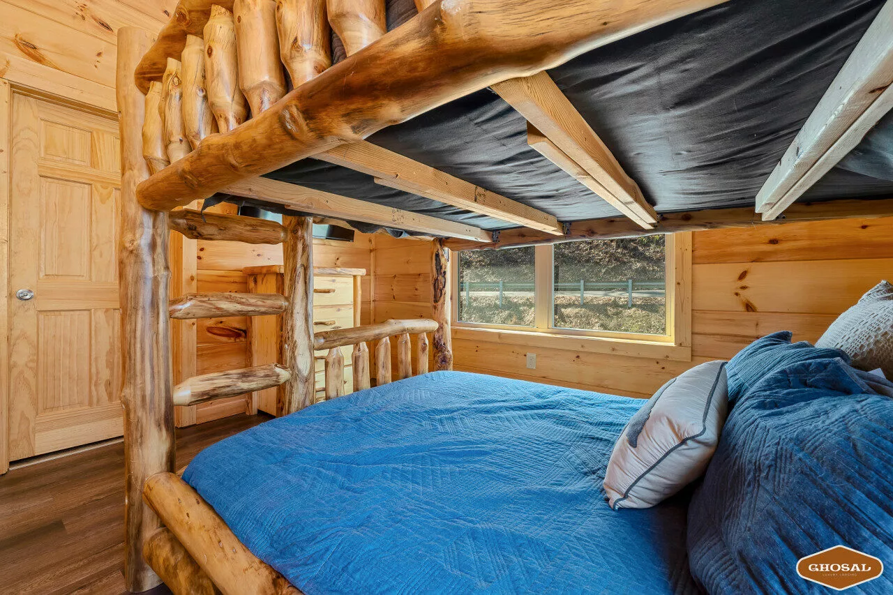 Heavenly Heights by Ghosal Luxury Lodging