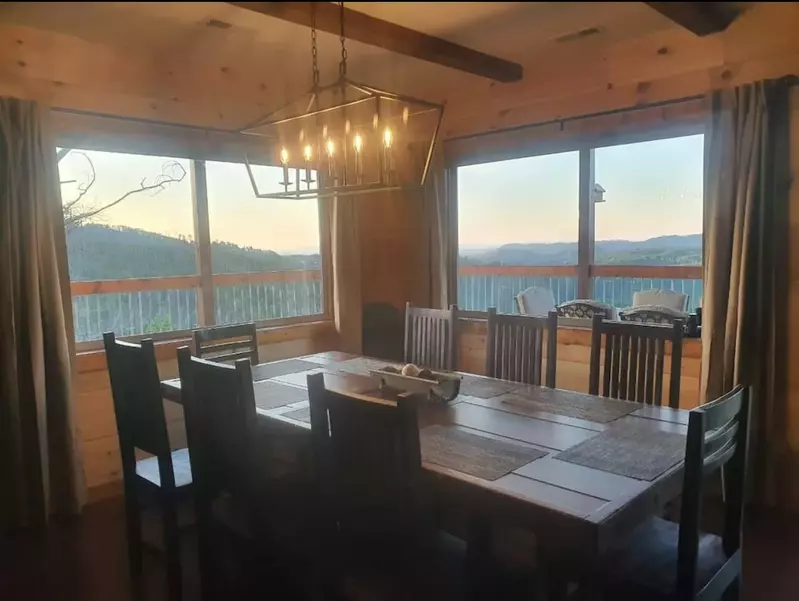 CHARMING CHARLIES CABIN III