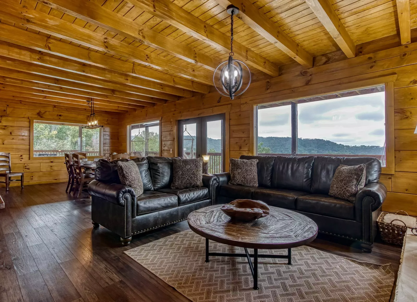 CHARMING CHARLIES CABIN III