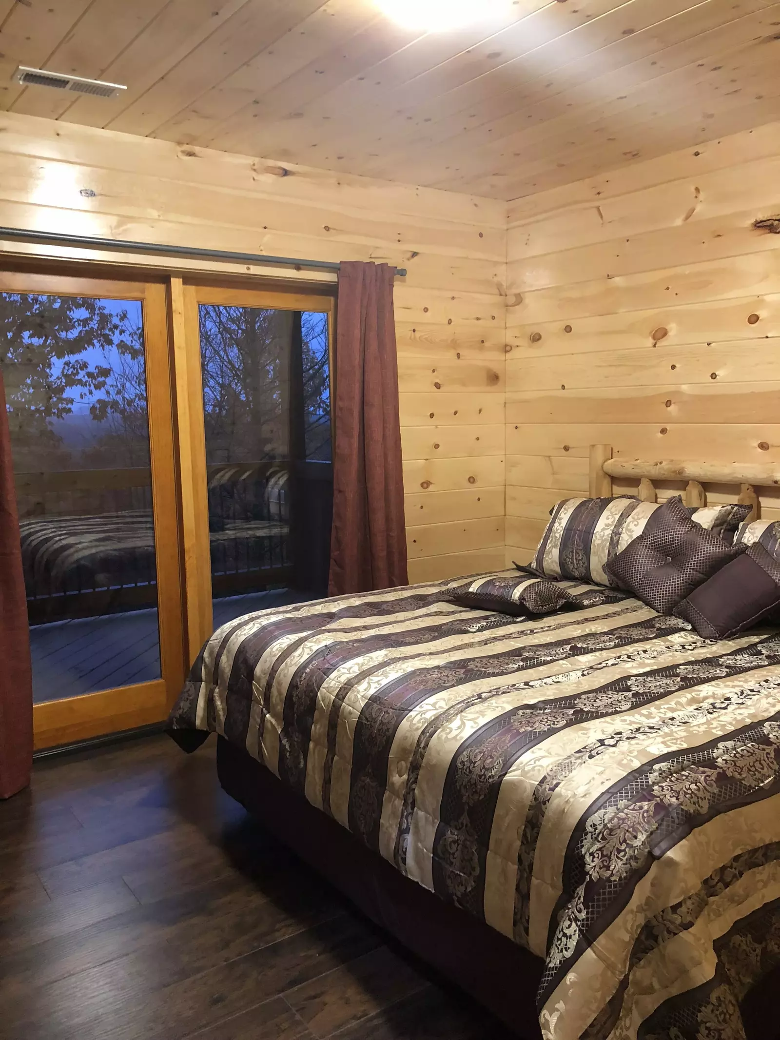 CHARMING CHARLIES CABIN III