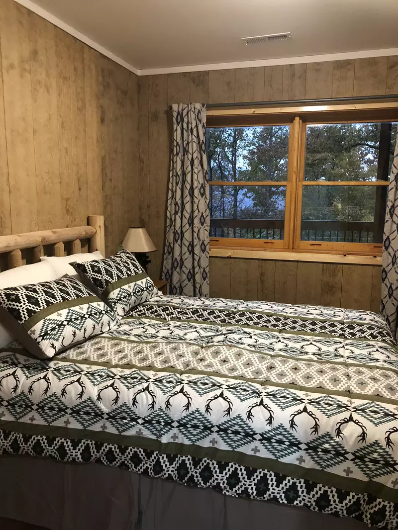 CHARMING CHARLIES CABIN III