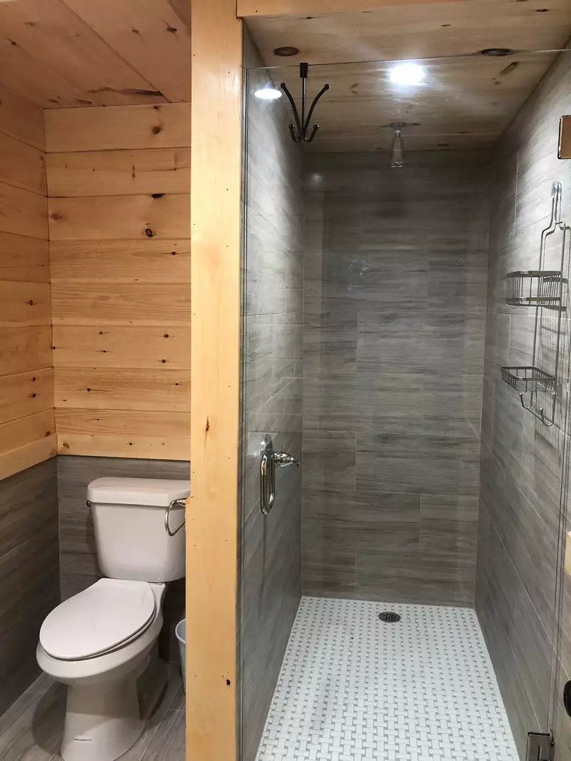 CHARMING CHARLIES CABIN III