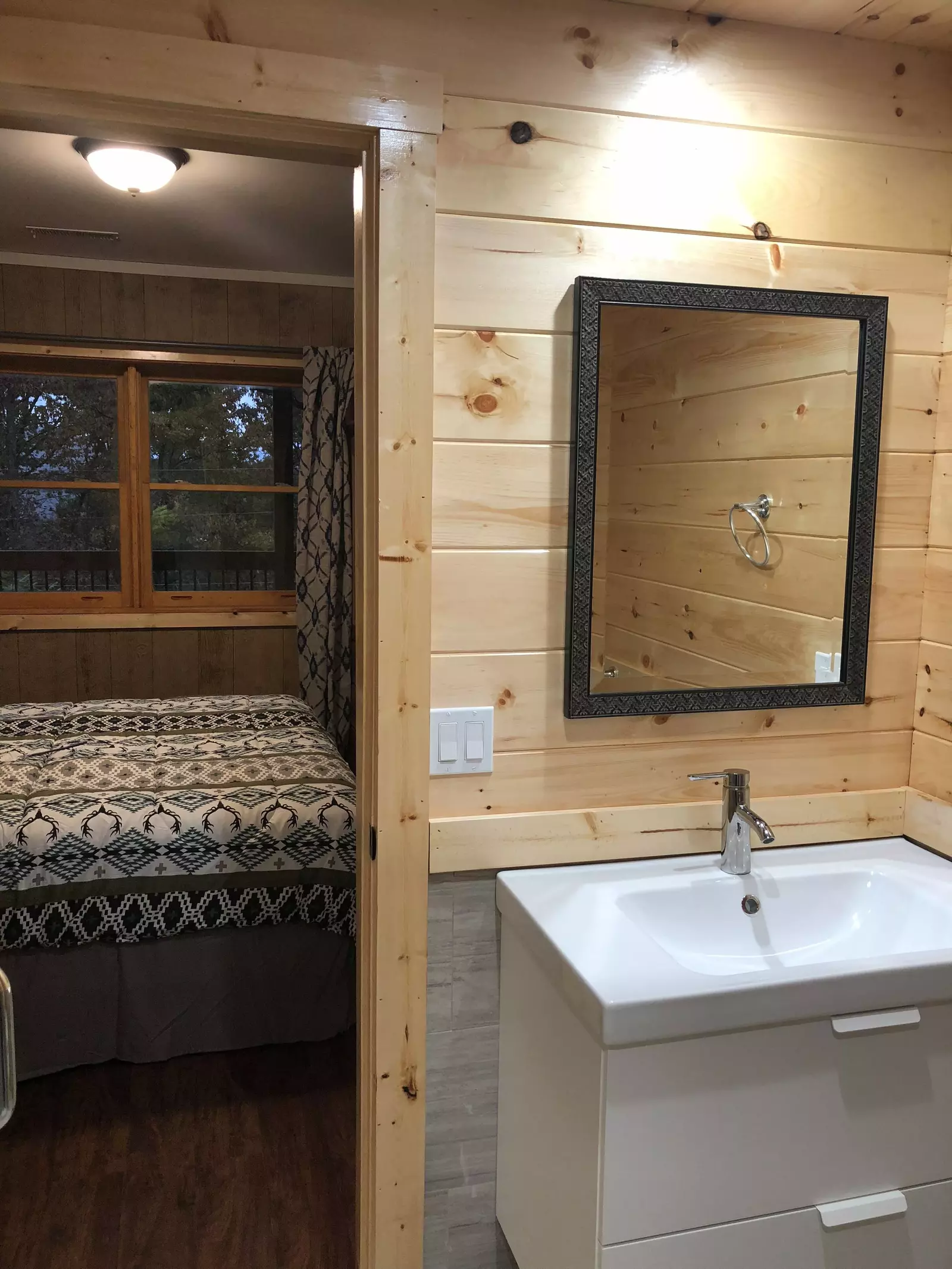 CHARMING CHARLIES CABIN III