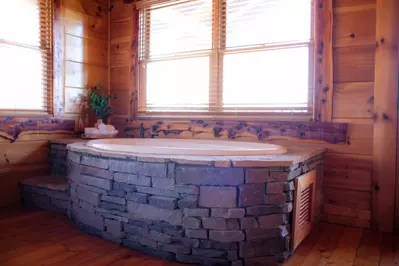 Peaks and Pines Lodge