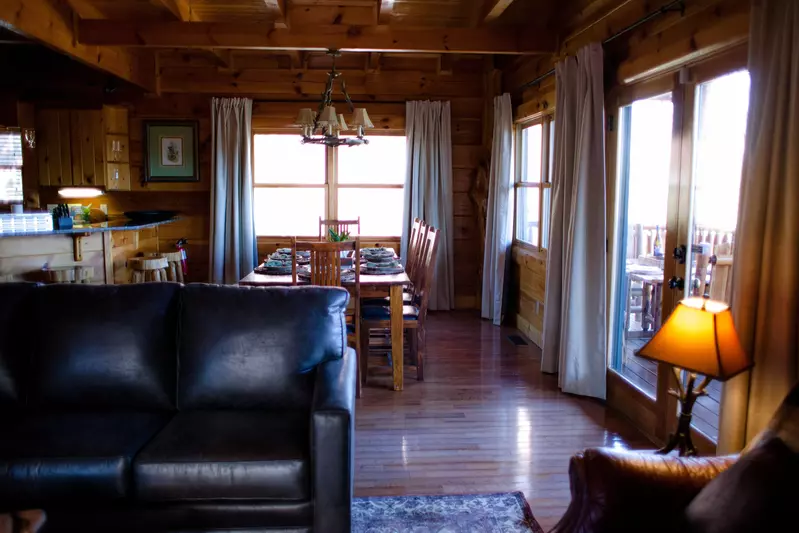 Peaks and Pines Lodge