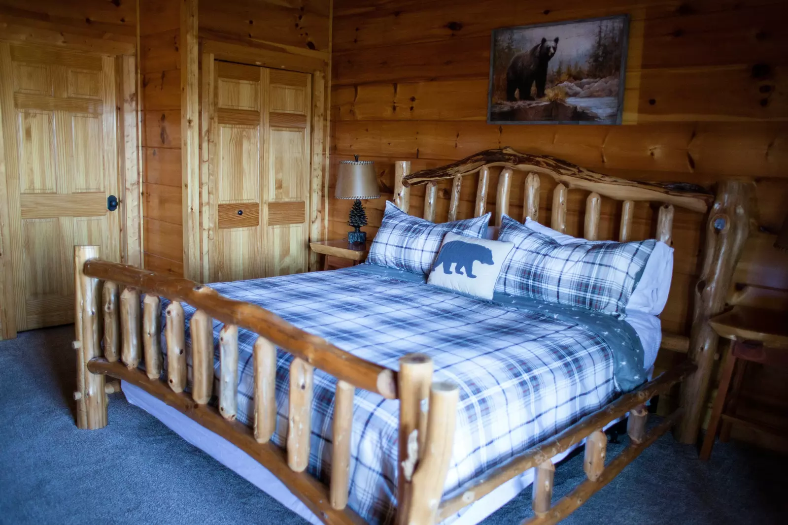 Peaks and Pines Lodge