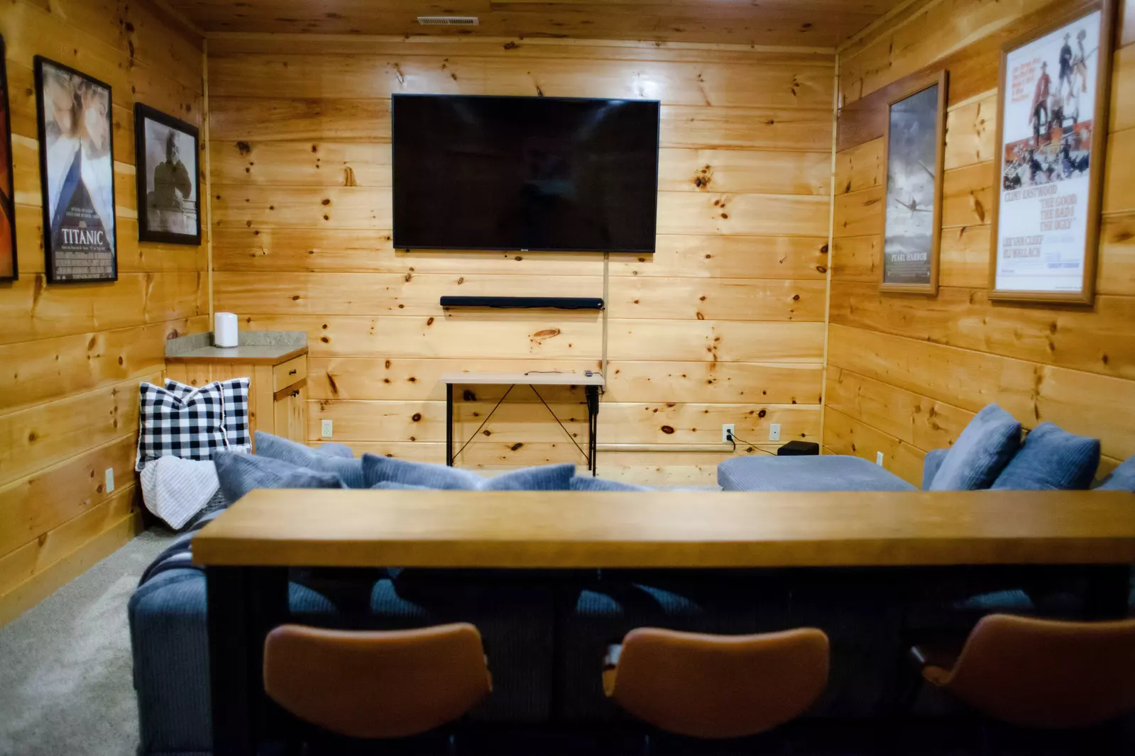 Peaks and Pines Lodge