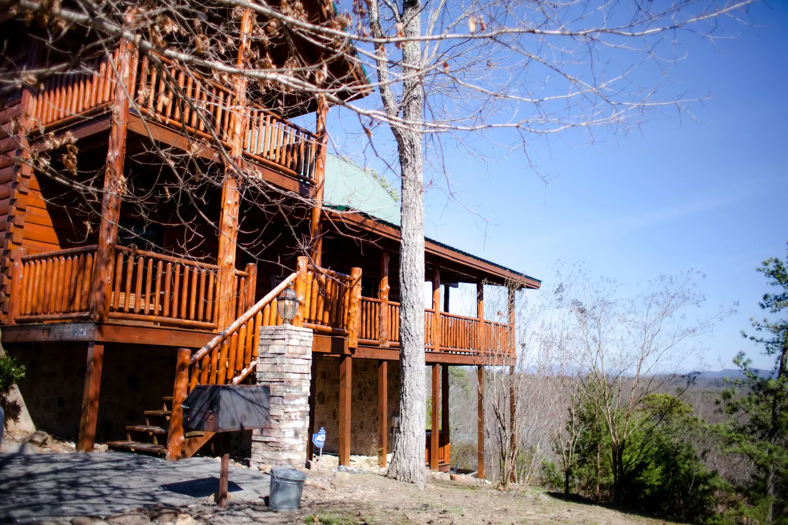 Peaks and Pines Lodge