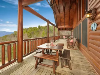 Majestic Sunset Lodge