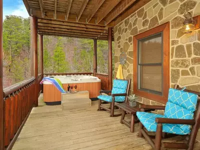 Majestic Sunset Lodge