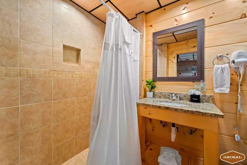 Skyview Serenity by Ghosal Luxury Lodging