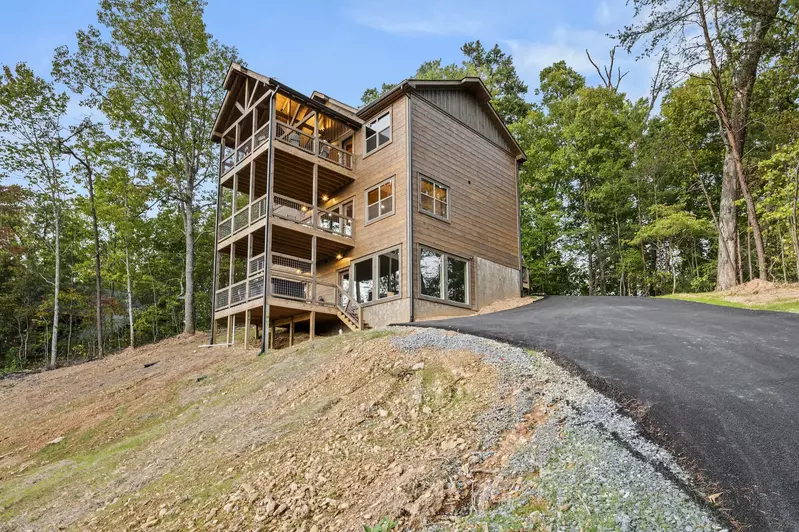 Overlook Swim Lodge