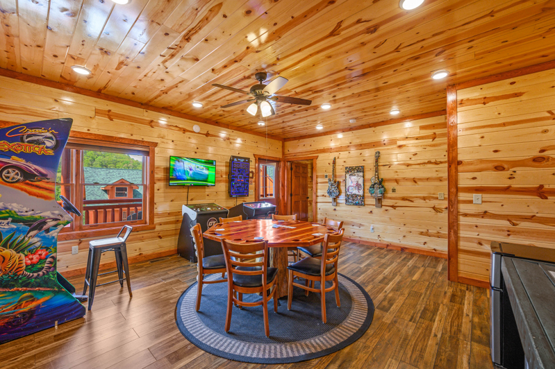 Lazy Bear Lodge