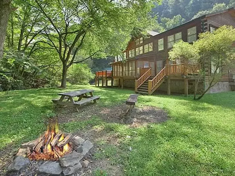 The Lodge at Caney Creek