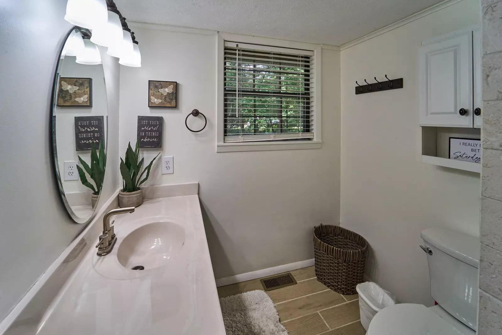 Property image, Interior, of Scenic Creek