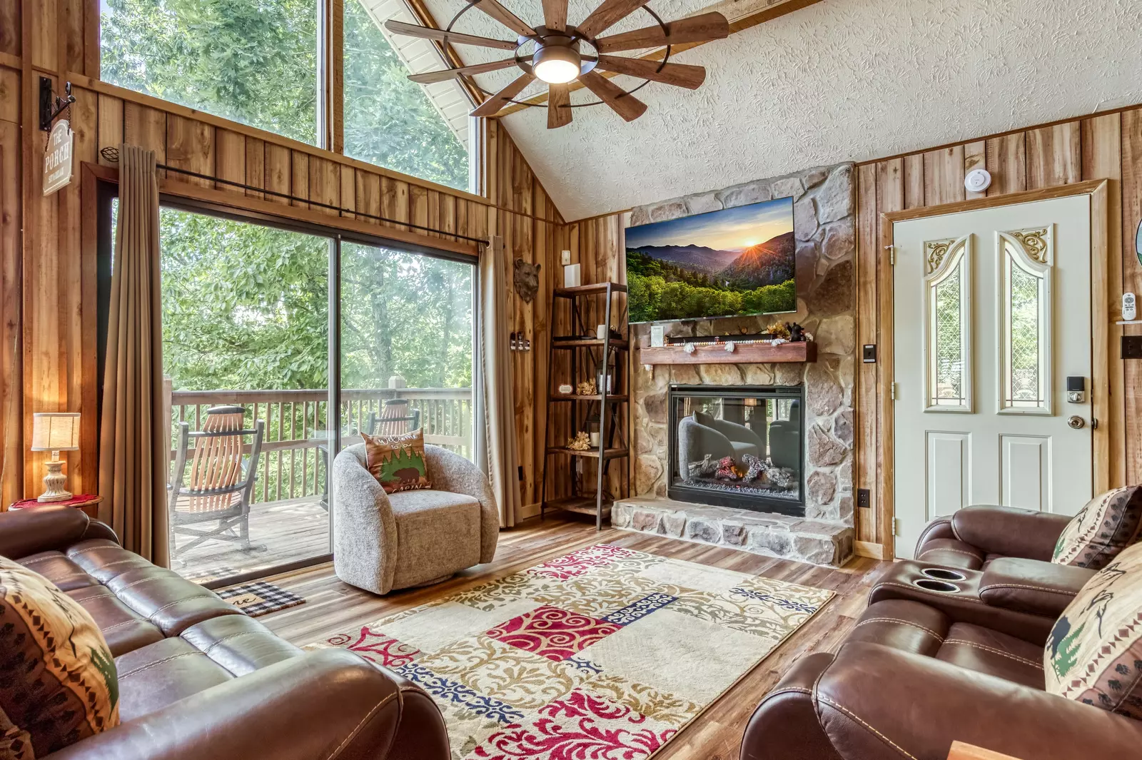 Heavenly Gaze living room with 55 inch TV