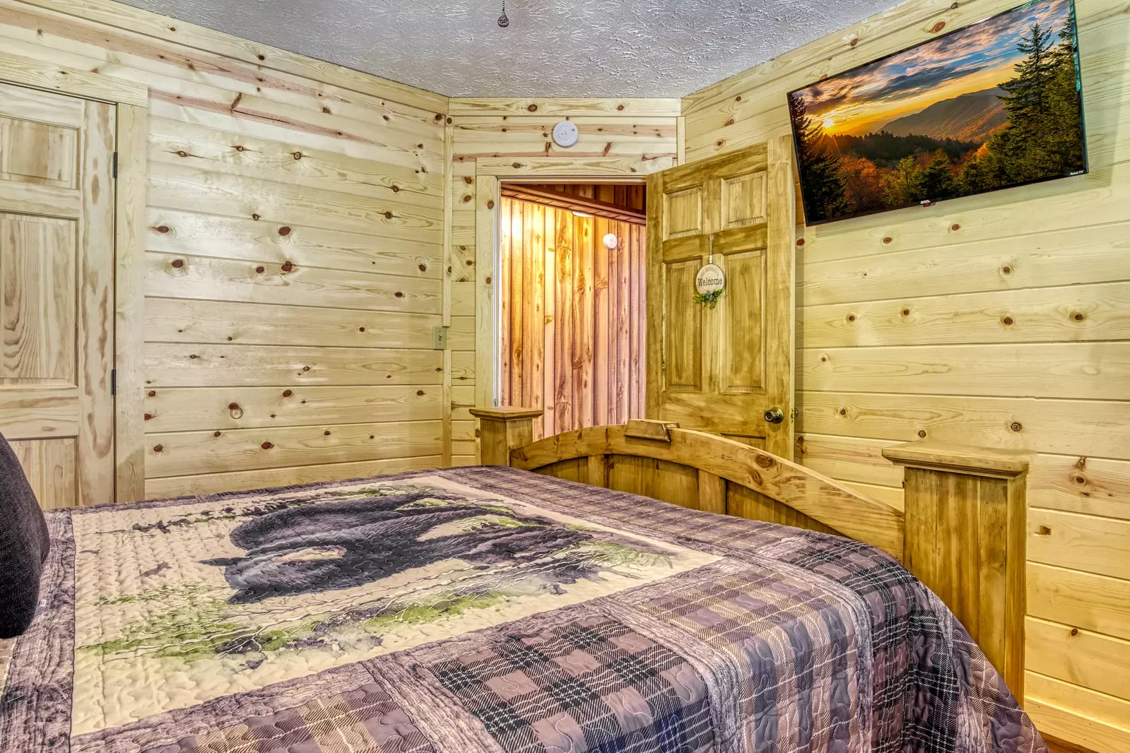 Heavenly Gaze bedroom with queen size bed and 40 inch TV