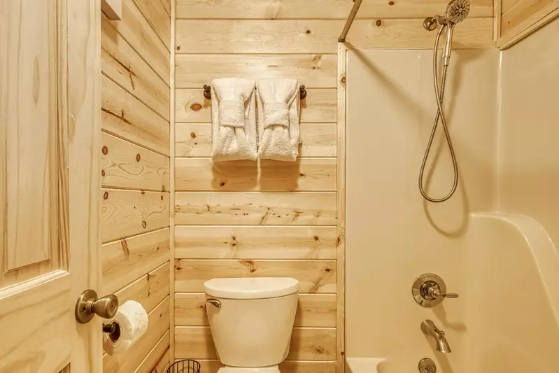 Heavenly Gaze upper level bathroom with tub/shower combo