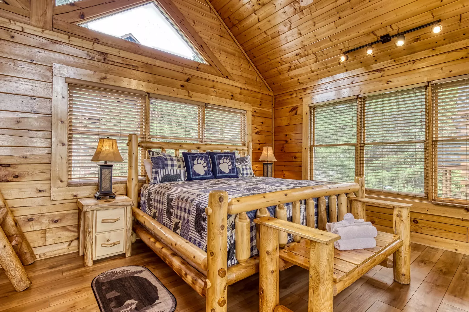 Awesome Views upper level loft area with king size bed