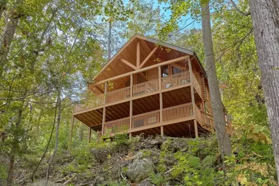 a tranquility den is one of the best cheap cabins in Pigeon Forge