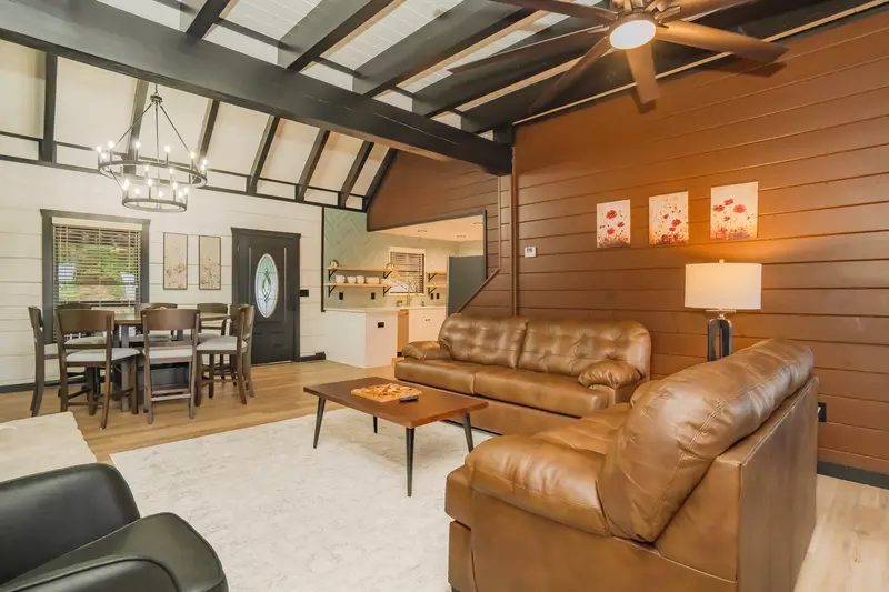 Mountaintop Island Views