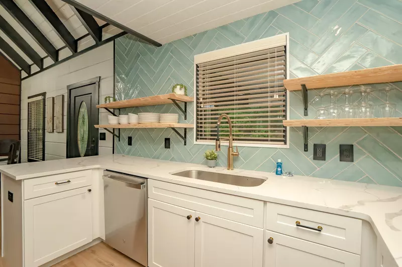 Mountaintop Island Views