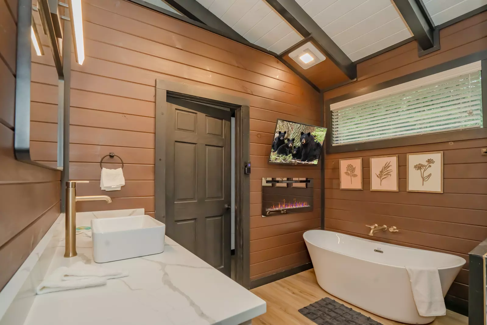 Mountaintop Island Views