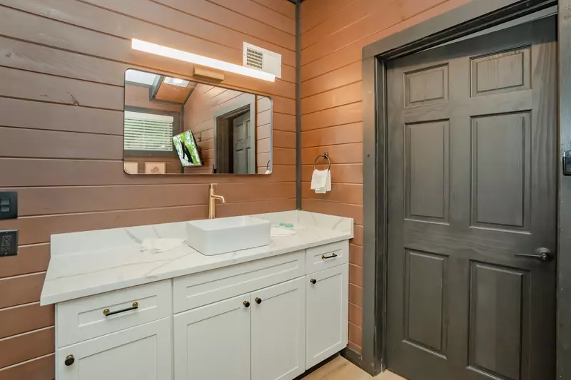 Mountaintop Island Views