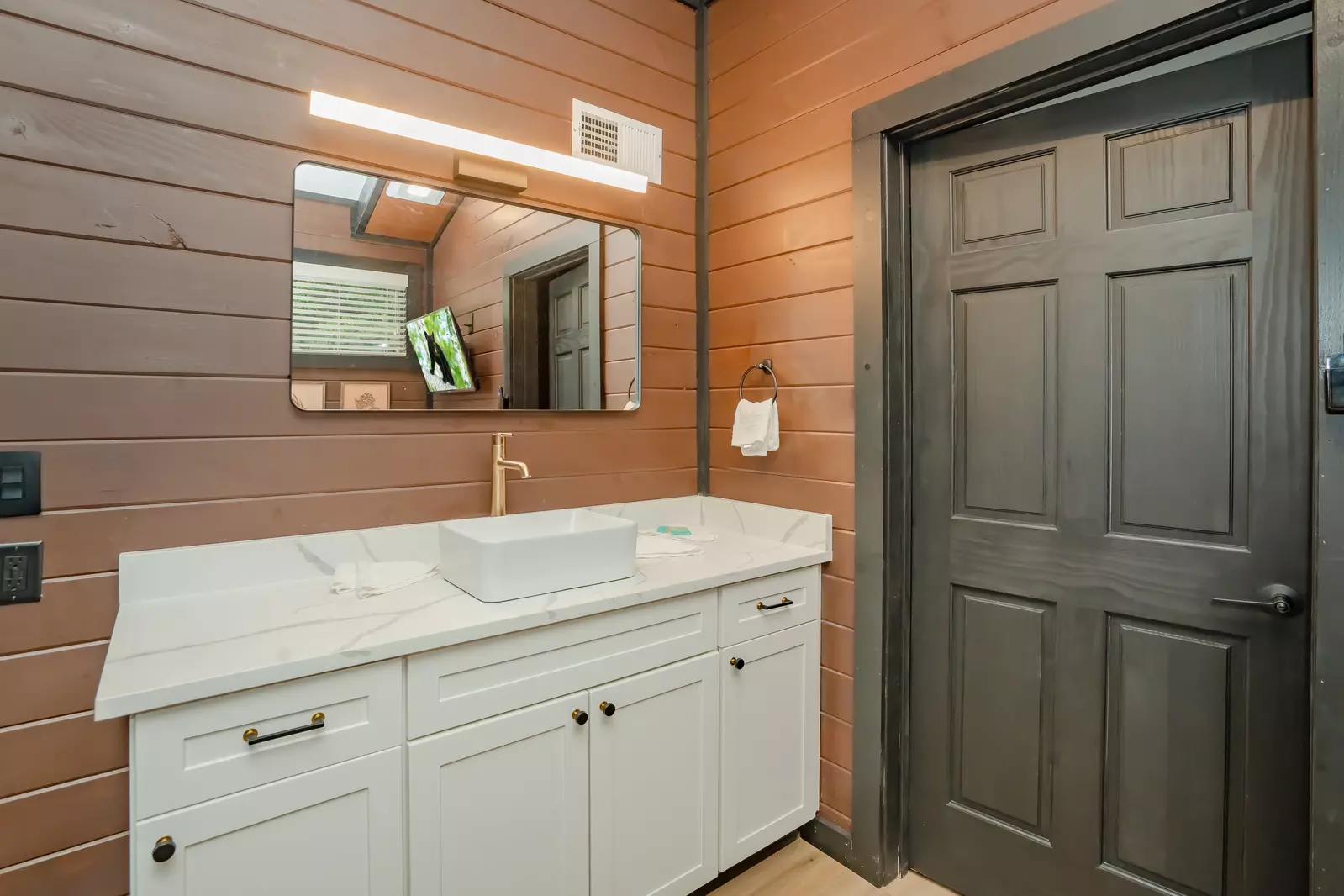 Mountaintop Island Views