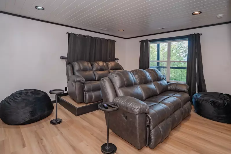 Mountaintop Island Views