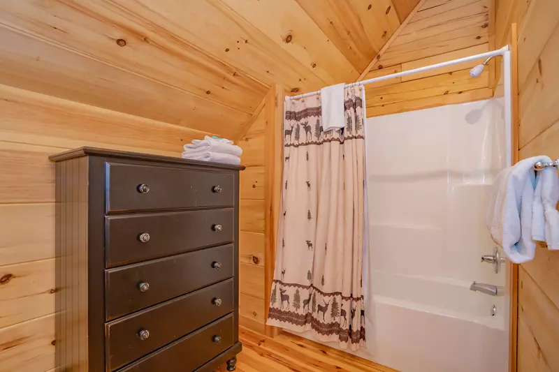 Keaton's Wild Animal Cabin