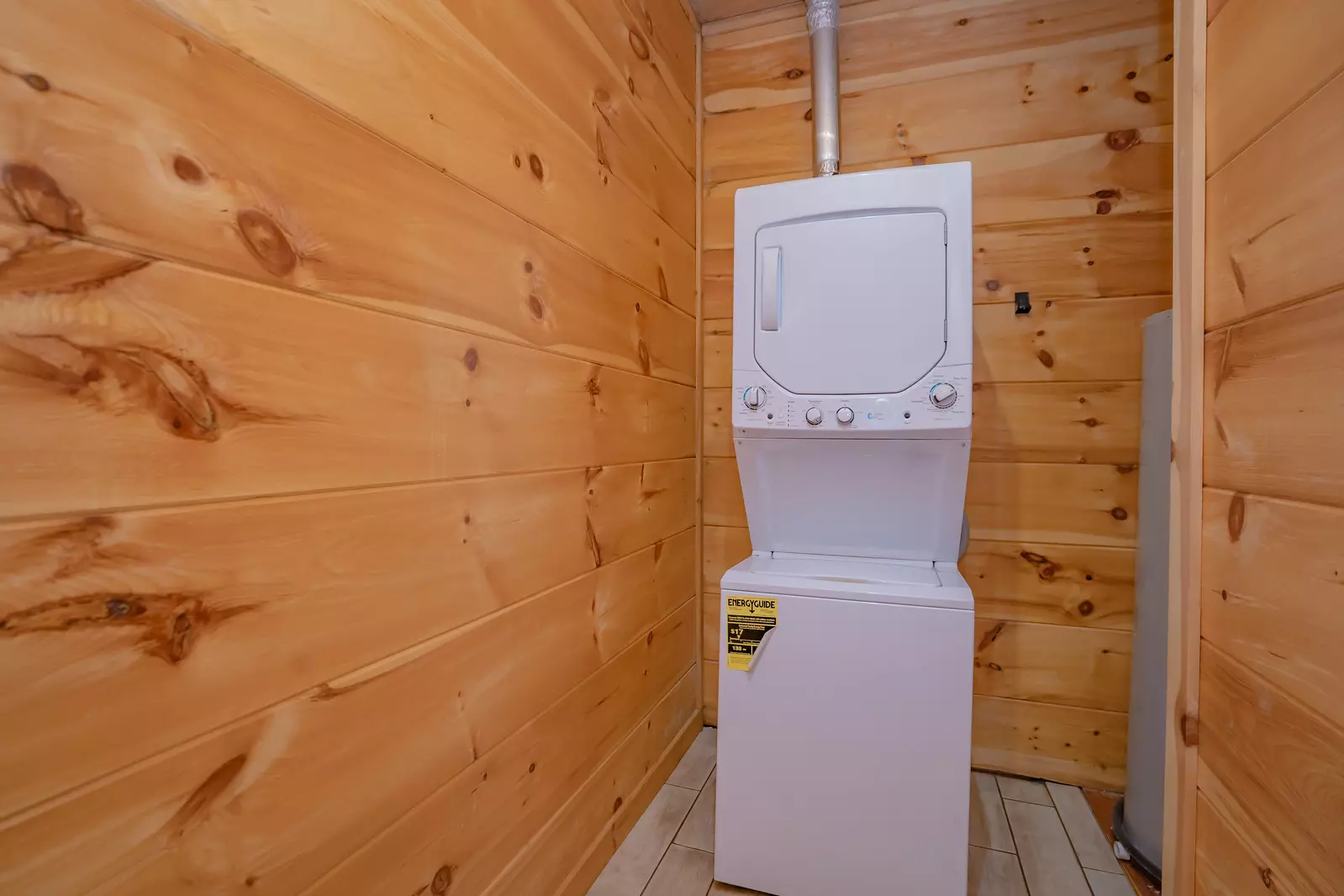 Keaton's Wild Animal Cabin