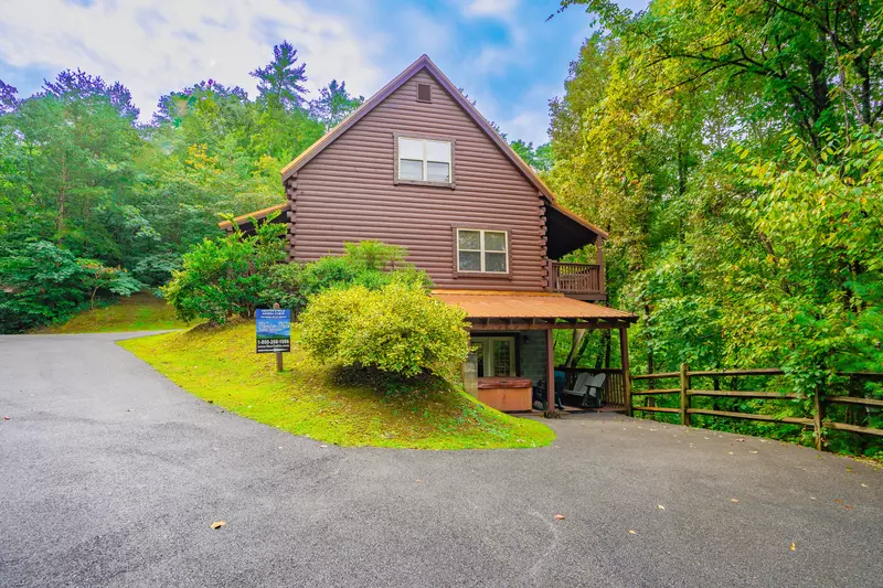 Keaton's Wild Animal Cabin