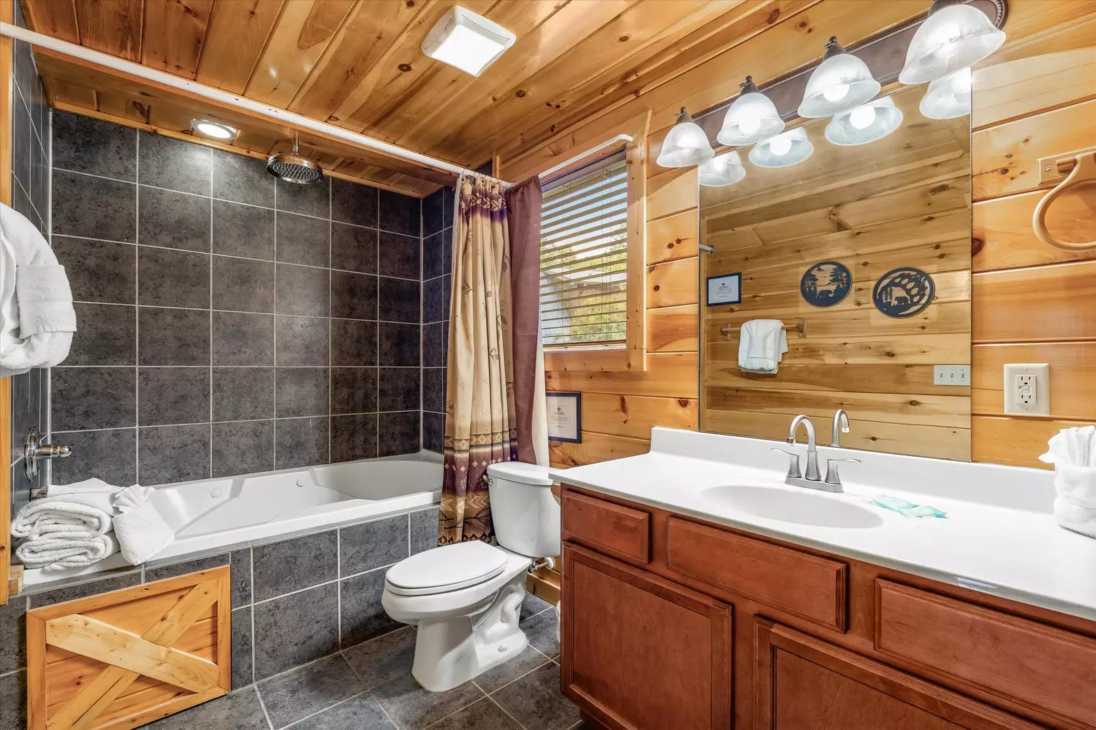 Property image, Interior, of Summit Sanctuary