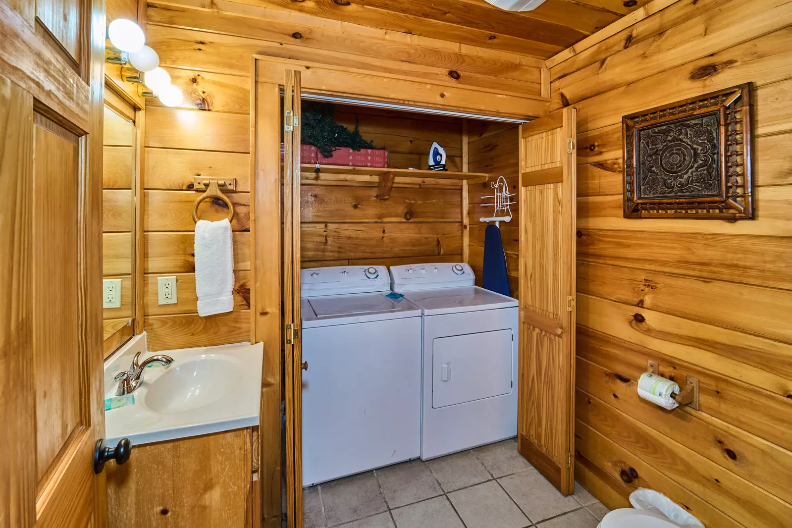 Property image, Interior, of Mountain Splash